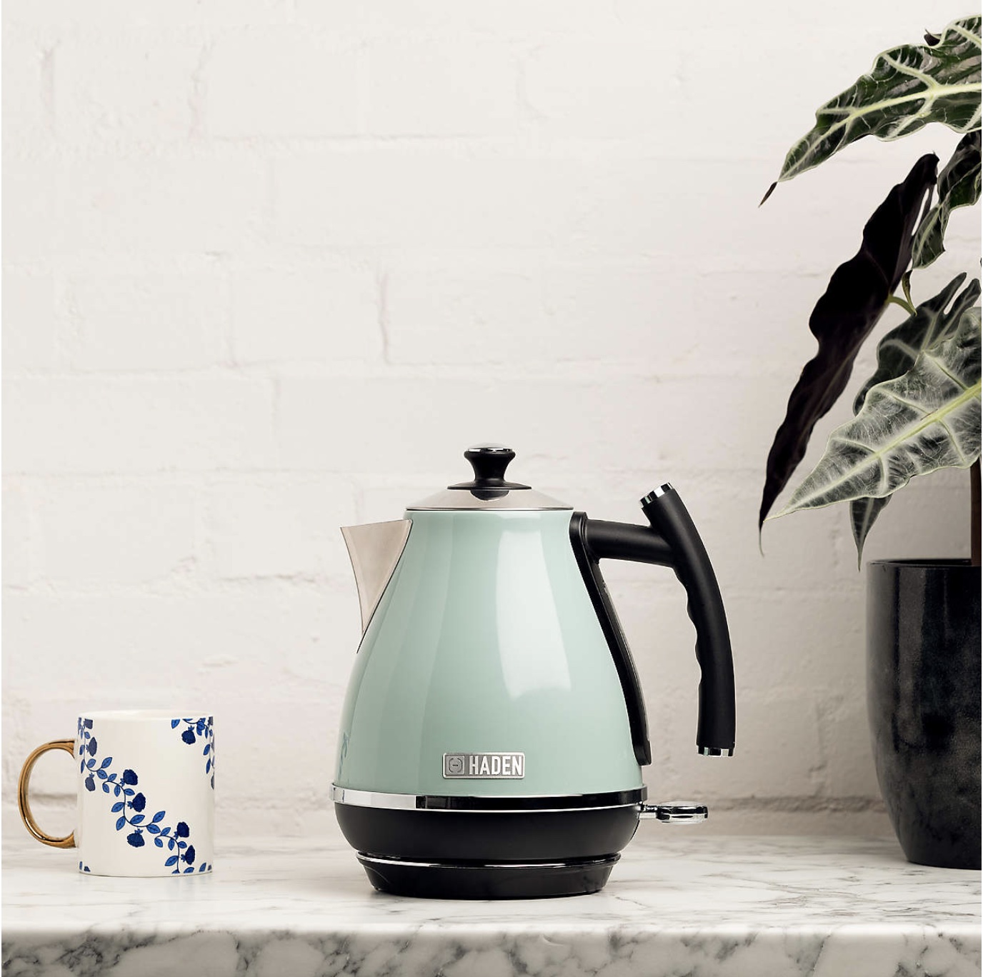 Crate and Barrel electric kettle